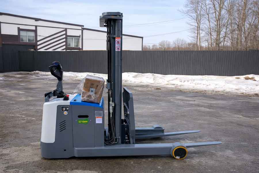 Штабелер SHANN CQD20R новый на складе перед отгрузкой клиенту